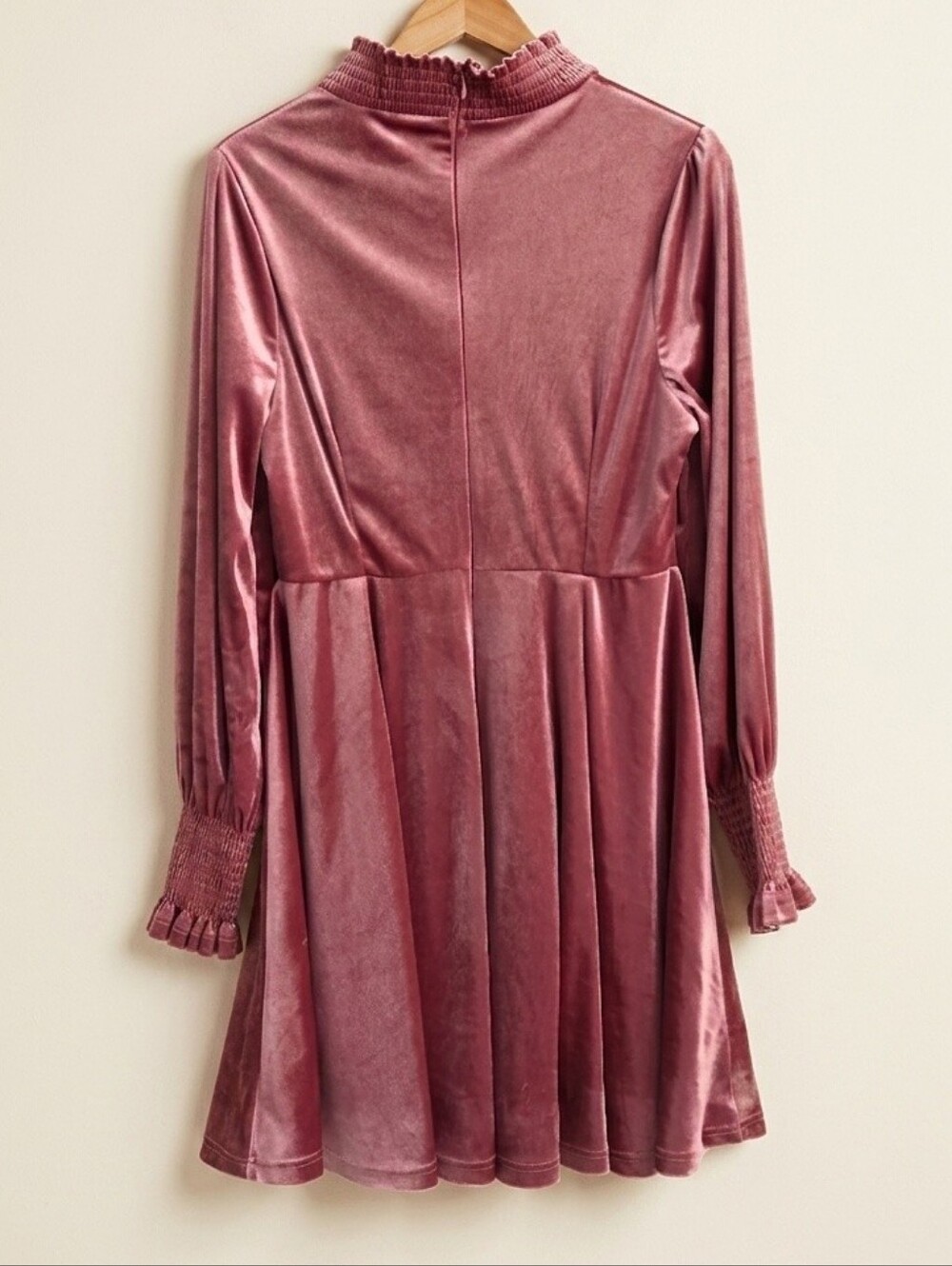 In Loom Mauve Velvet Mock Neck Dress Size Medium - Picture 4 of 5